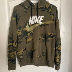 Nike sportswear sweatshirt
